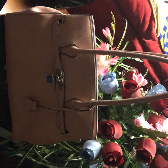 Cute handbag! - Picture 1 of 6